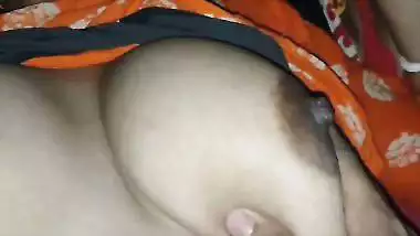 Village wife big melons pressing and pussy fucking