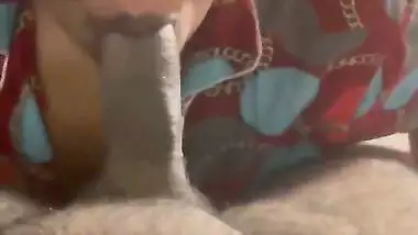 Mumbai girl gives an Indian blowjob to her roommate’s BF