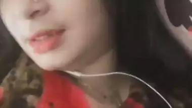 Gorgeous girlfriend white boobs showing to boyfriend