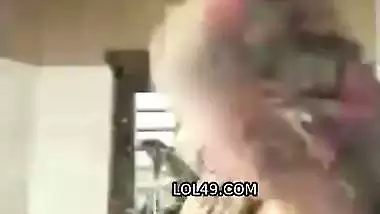 Mallu aunty lifting nighty and showing naked body