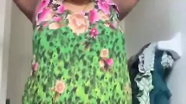Mature Desi Wife Nude Selfie