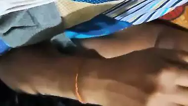 Husband fucking wife pussy after removing the towel