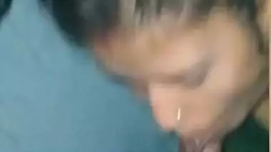 Lady sucks Indian big black dick in desi sex MMS