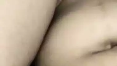 Girl takes her first dick in her tight pussy in xxx MMS