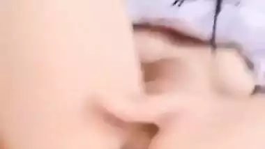 Punjabi slim girl nude fingering viral hot video