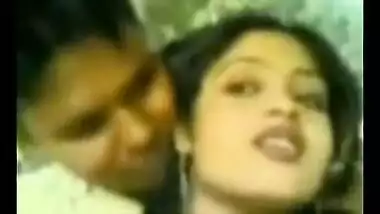 Desi girl porn video with his boyfriend having fun in the park
