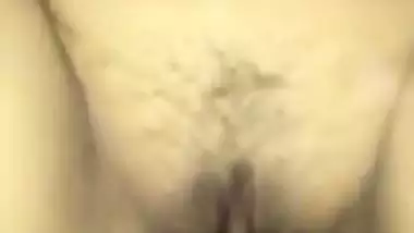 Pakistani naked babe rides on her lover’s dick