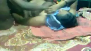 Pakistani hot Razia giving very hot blowjob