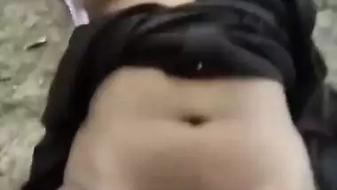 Tamil girl outdoor fucking on the rocks with boyfriend