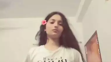 Cute girlfriend exposing nude big boobs viral selfie