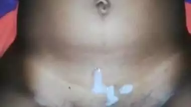 Hubby cumming his srilankan wife belly after ucking