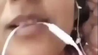 Bhabhi sex affair video call showing boobs to secret lover
