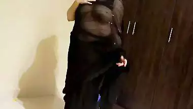 Transparent saree boobs show and naked video of busty wife