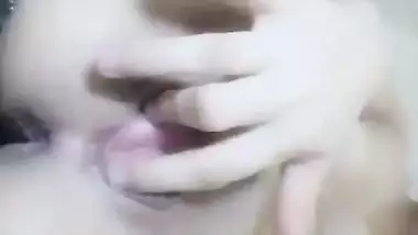 Desi mms sex of an 18-year-old girl fingering her asshole