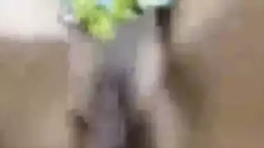 Fucking Desi maid MMS sex video discharged by her abode owner