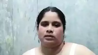 Bangladeshi Married Bhabi Bathing Video For Hubby