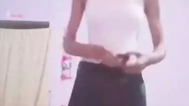 Indian isn't shy to flash boobs and unshaved peach in home video
