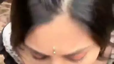 Hyderabad lady enjoys Indian blowjob sex in jungle