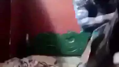 Wild man fucks wife’s mouth and pussy in the desi xxx clip
