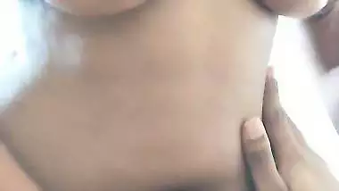 Tamil milf rides on her lover’s cock in desi MMS